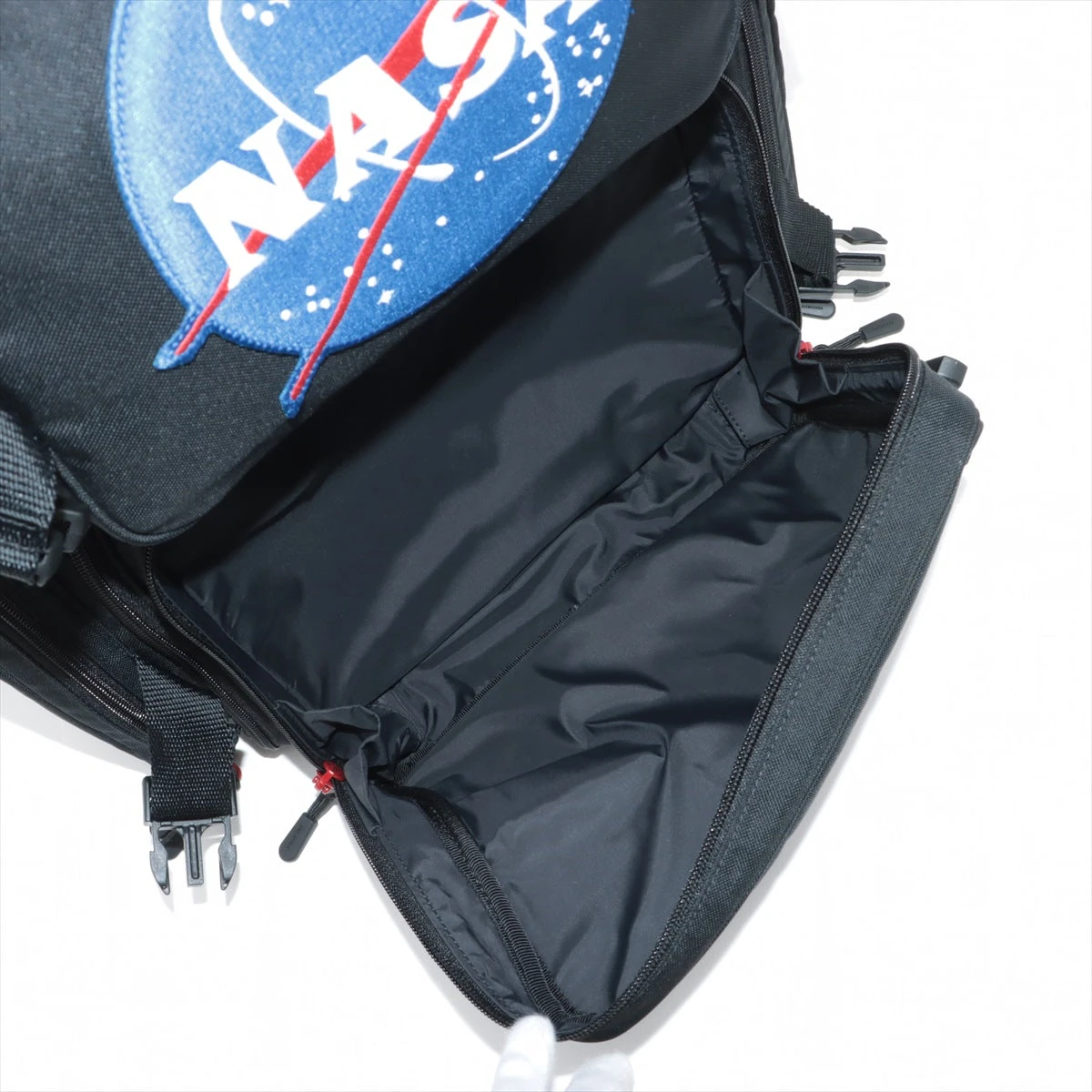 バレンシアガ x NASAの注目のコラボアイテムをチェック