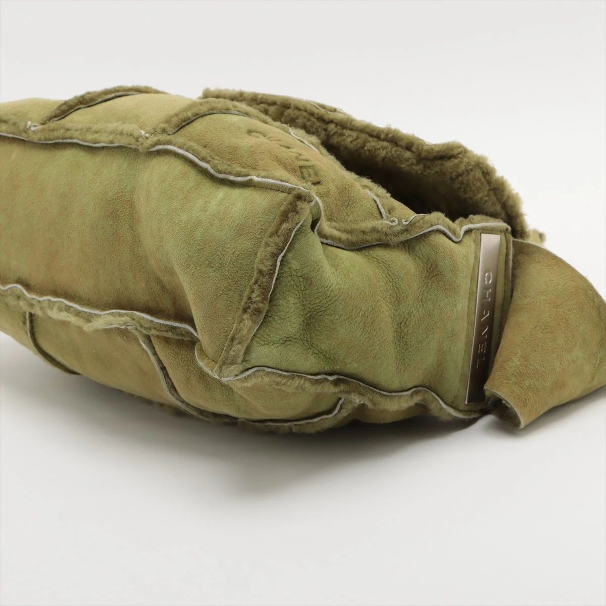 シャネル チョコバー ムートン ショルダーバッグ 2.55 グリーン