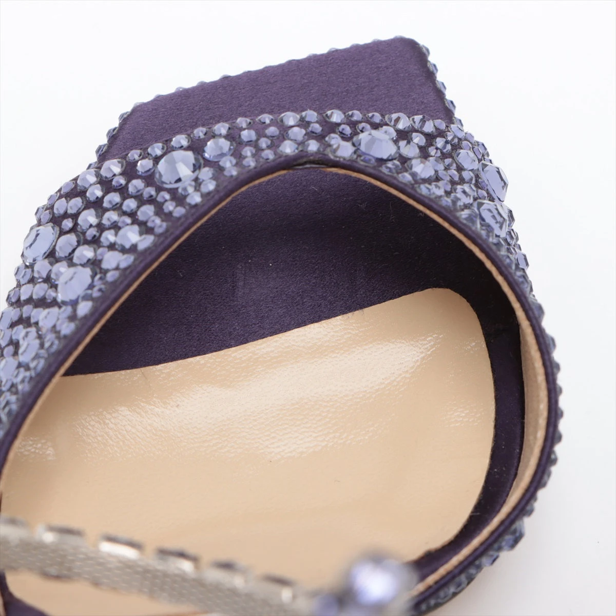 ジミーチュウのサンダル FAYENCE SANDAL | パール付き Latte スムースレザー・フラット