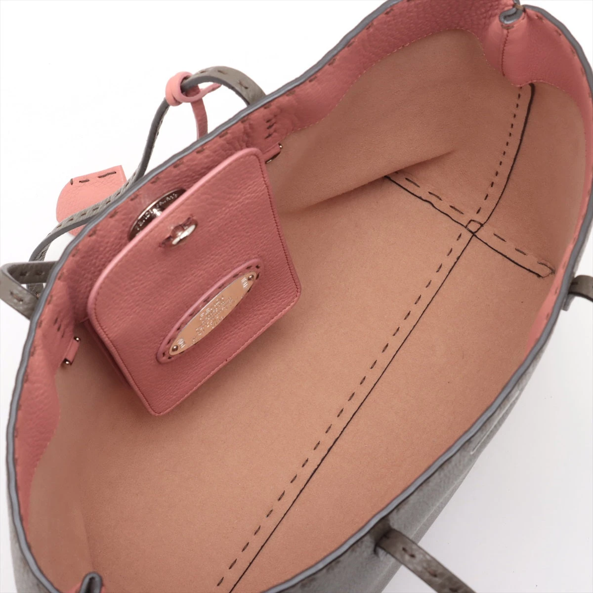 フェンディ　トートバッグ フェンディ(FENDI)フェンディ カルラ セレリア トートバッグ