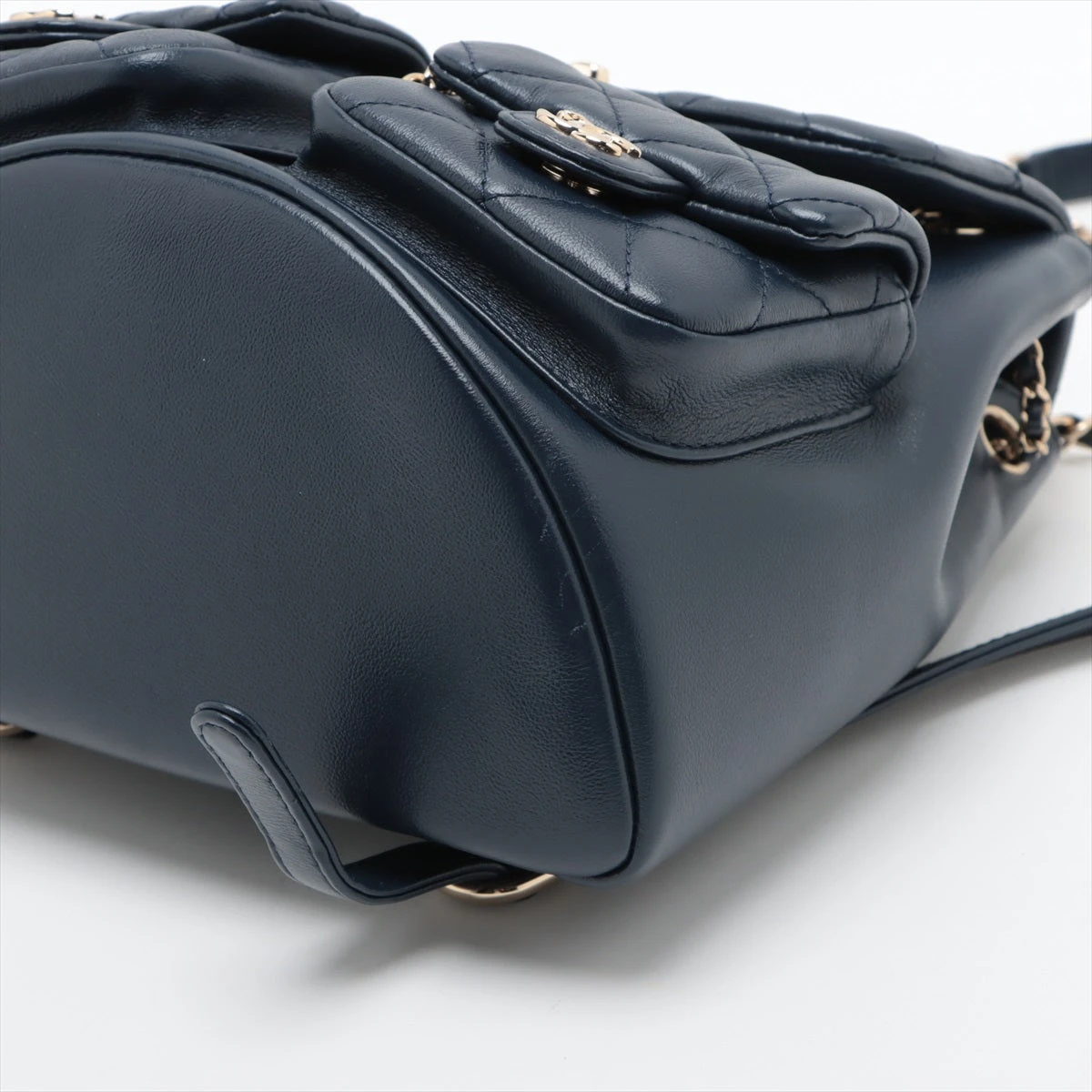 シャネル マトラッセ レザー チェーンリュック ネイビー ゴールド金具