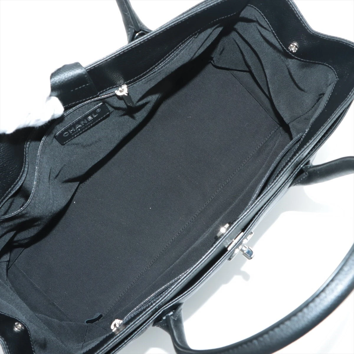シャネル エグゼクティブ レザー トートバッグ ブラック シルバー金具