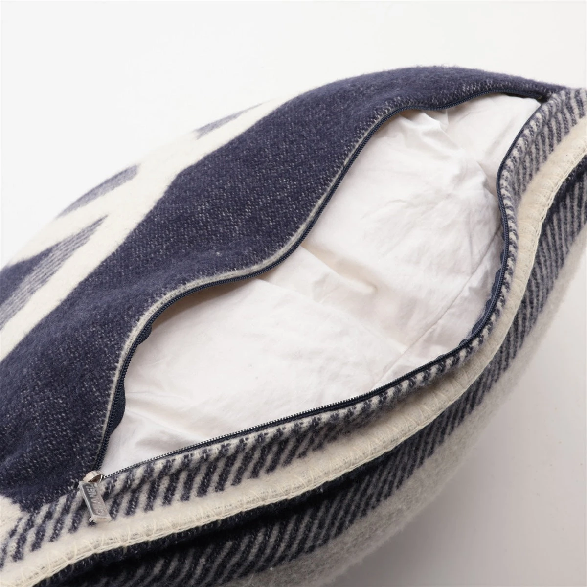 シャネル ココマーク 19B クッション ウール×カシミヤ