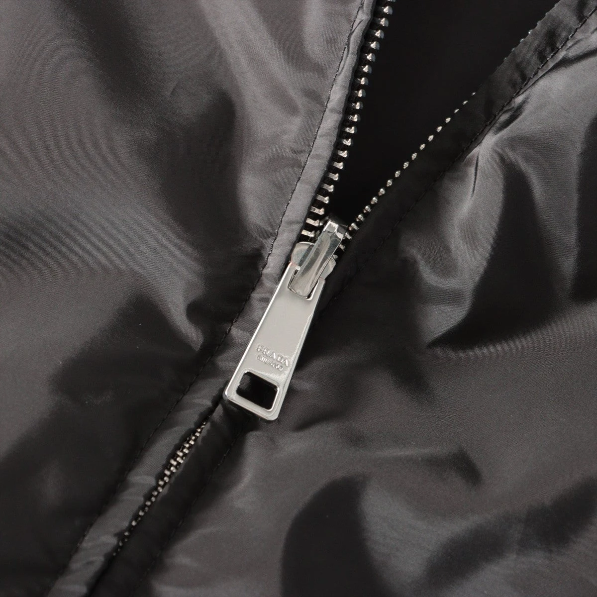 23年モデル⭐️PRADA ナイロンジャケット 三角ロゴ ナイロン リバーシブル PRADA - PRADA プラダ 23AW RE-NYLON Triangle Logo Reversible