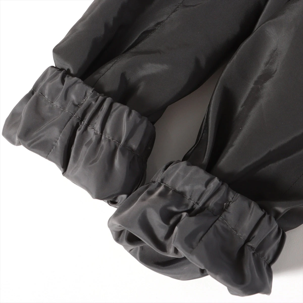 プラダ トライアングルロゴ 23年 ナイロン ナイロンジャケット