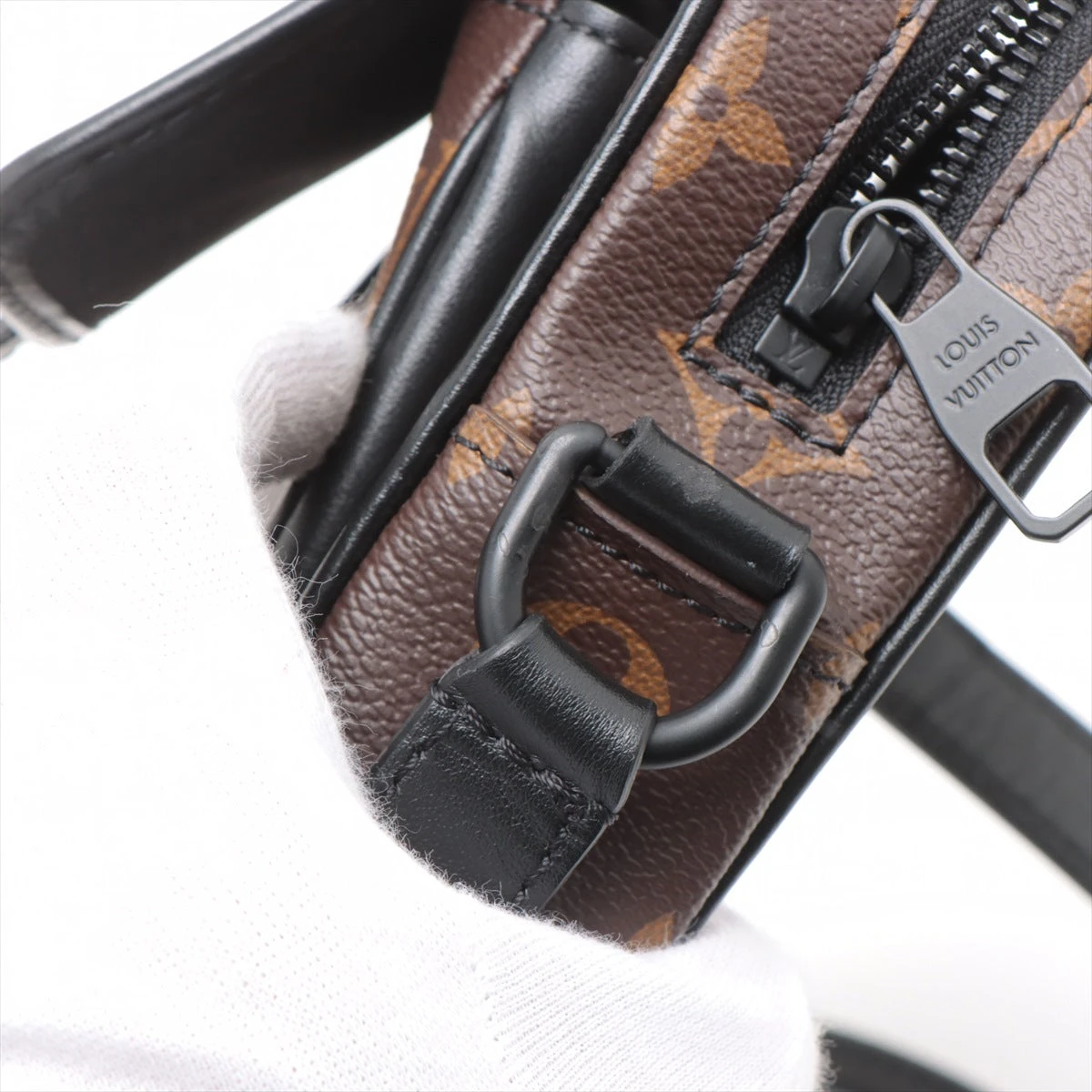 ヴィトン モノグラムマカサー クリストファーウエアラブルウォレット