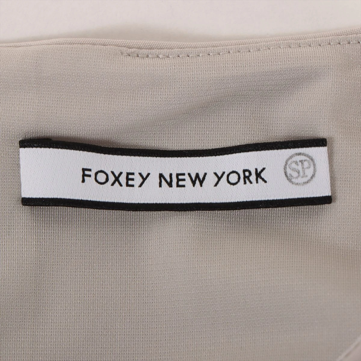 新品☆FOXEY☆フォクシーニューヨーク☆ワンピース☆ベージュ