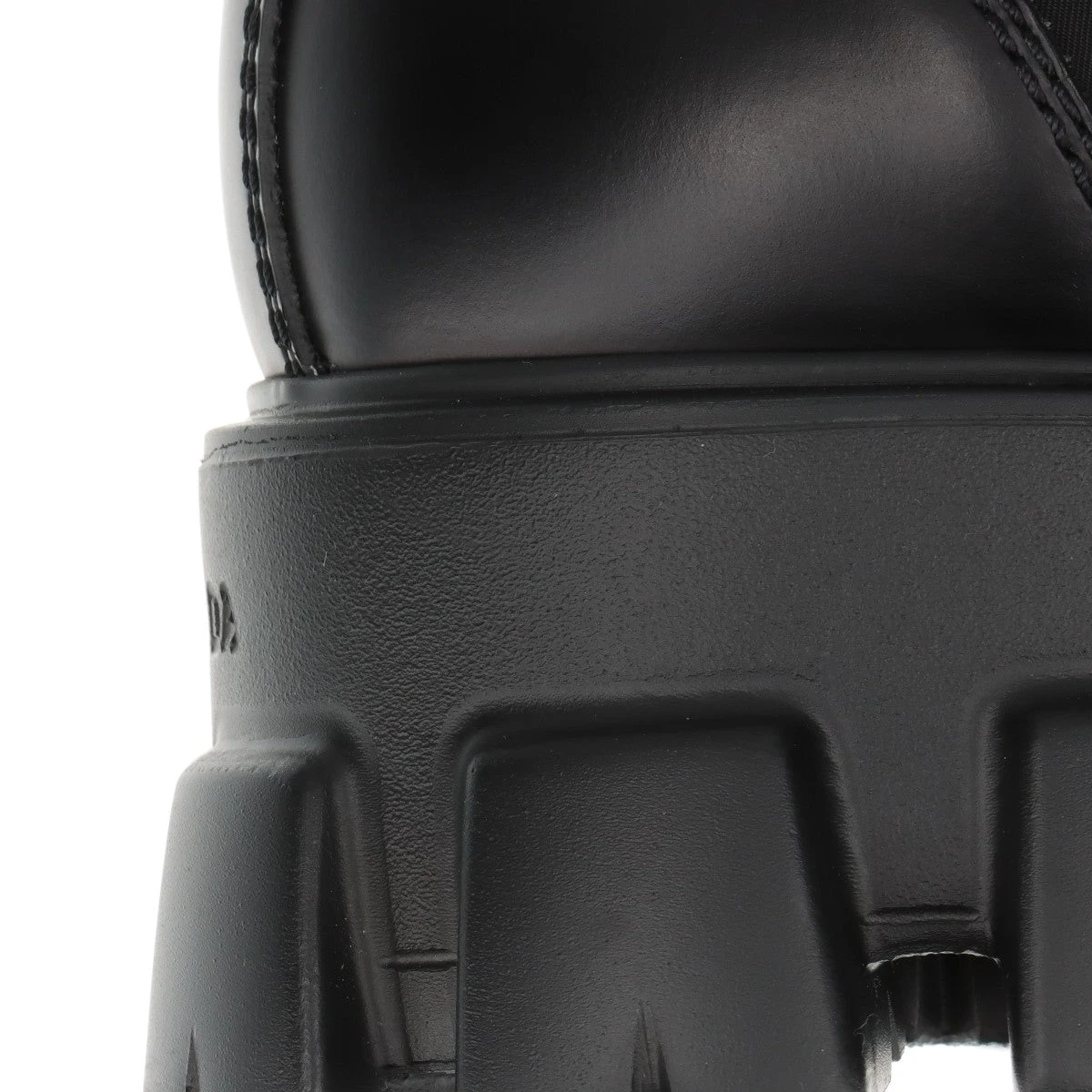 プラダ モノリス ポーチ付 レザーx Re-Nylon ブーツ - メルカリ