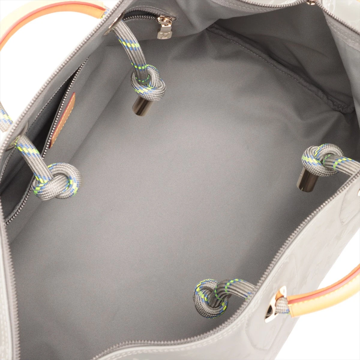 ヴィトン モノグラムチタニウム キーポル・バンドリエール50 M43886