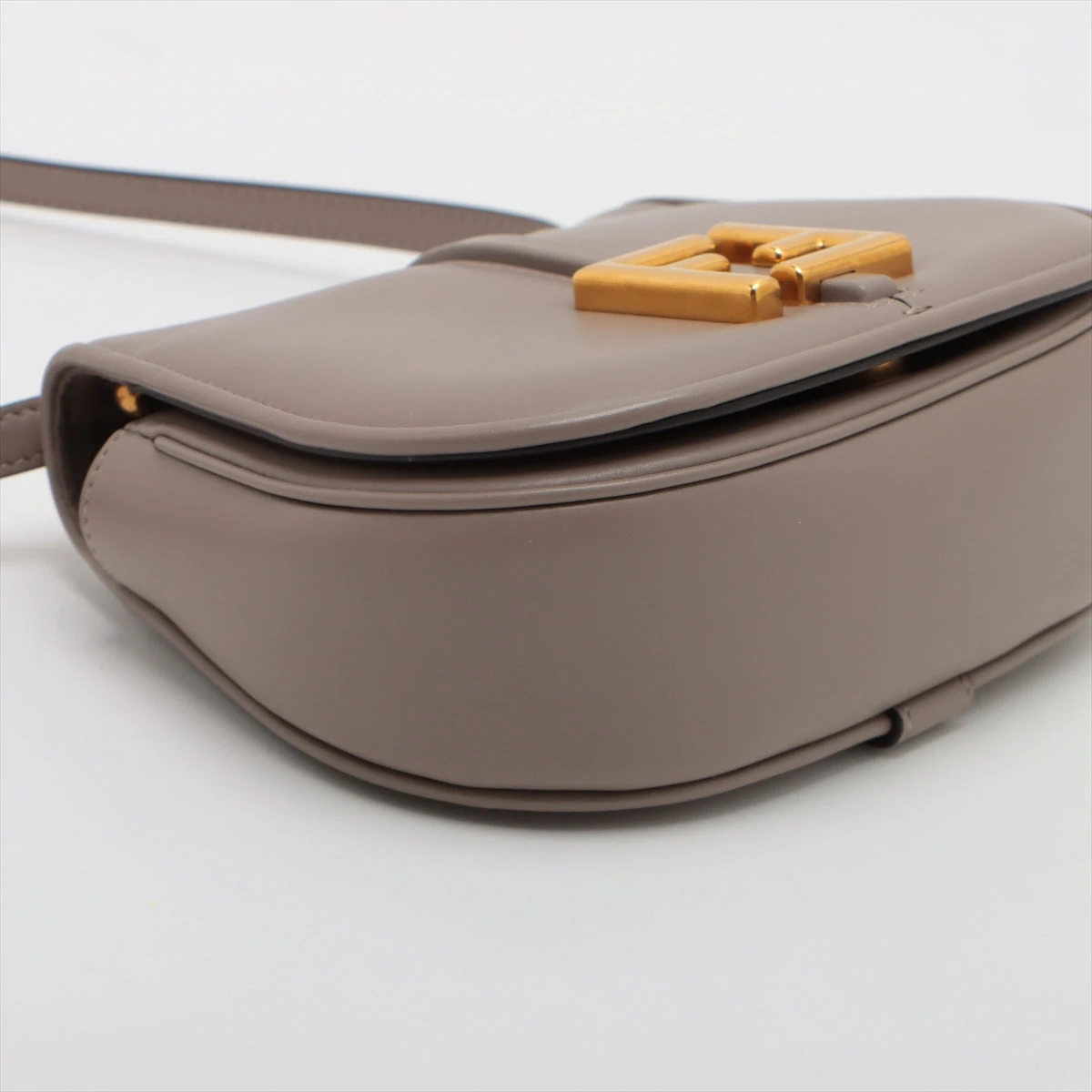 アウトレット【FENDI】カモン ミニ ショルダーバッグ ブラウン フェンディ カモン スモール レザー ショルダーバッグ ブラウン