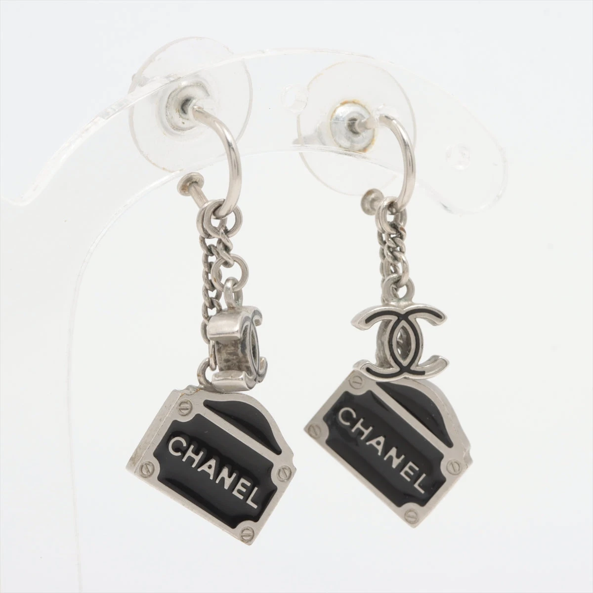 CHANEL】シャネル タグ型ピアス 31 RUE CAMBON パール装飾