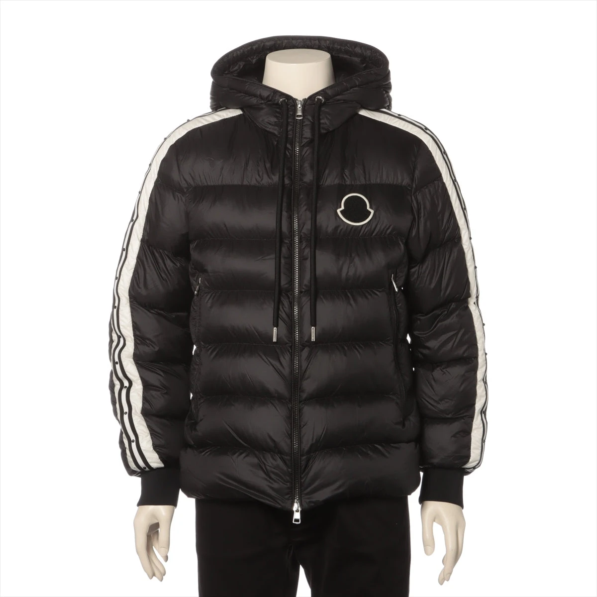 新品同様　モンクレール　STELLAIRE 2022AW ダウン　ブラック　3 モンクレール MONCLER STELLAIRE ダウンジャケット 22AW ブラック