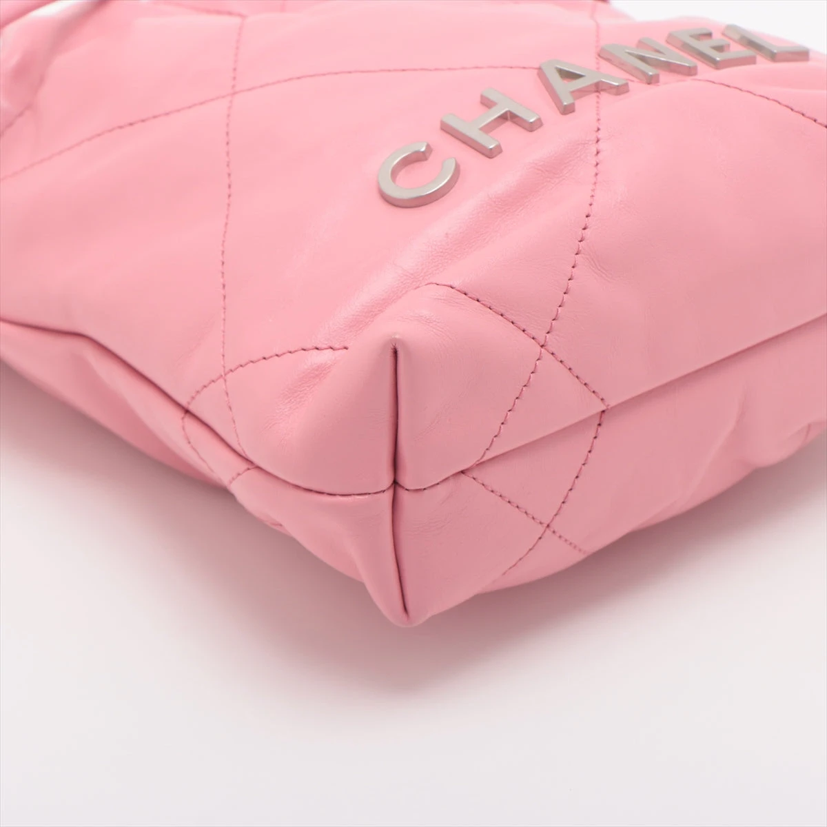 シャネル シャネル22ミニ シャイニーカーフスキン チェーンショルダー