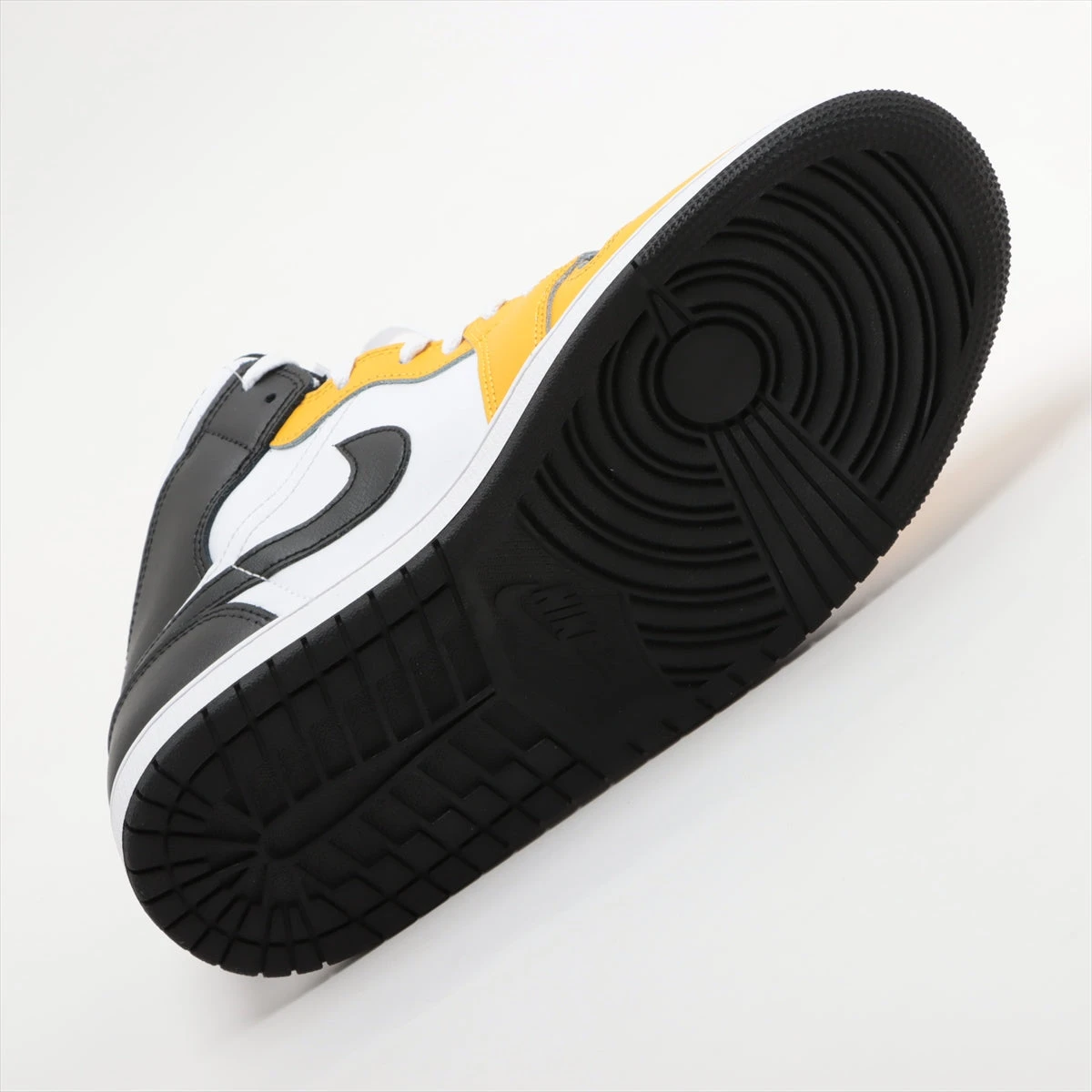 ナイキ AIR JORDAN 1 MID レザー×ファブリック ハイカット