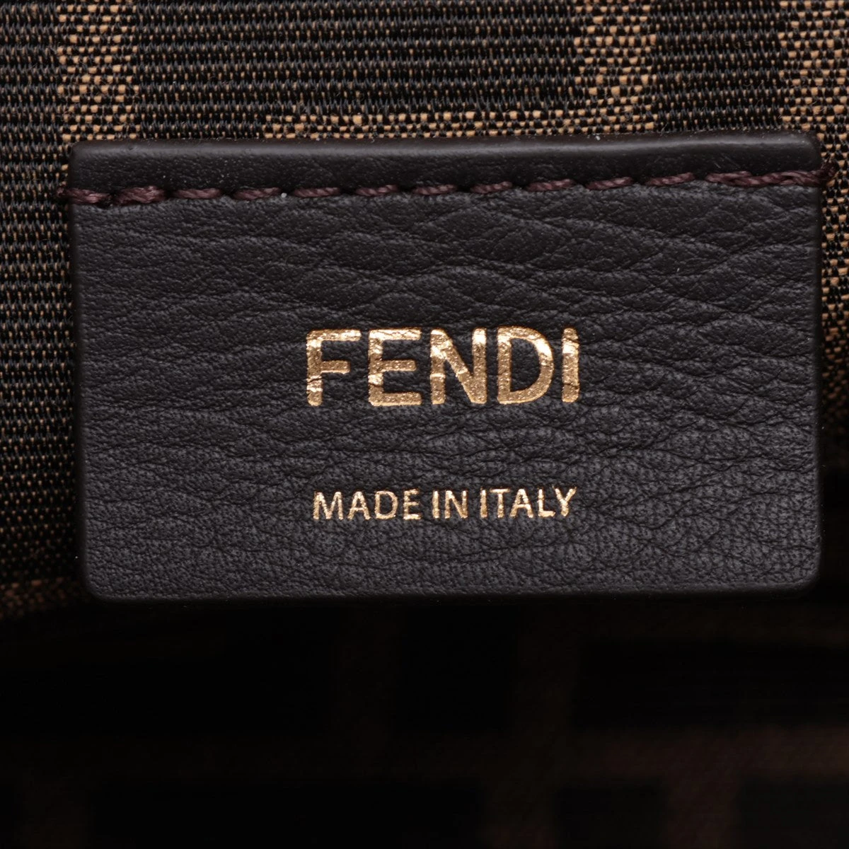 フェンディ ファースト レザー ショルダーバッグ イエロー