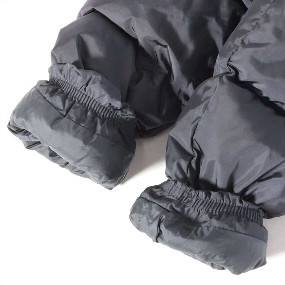【4/17迄】モンクレール AVOCE フーテッド ダウンジャケット ネイビー MONCLER AVOCE ダウンジャケット｜トゥモローランド 公式通販