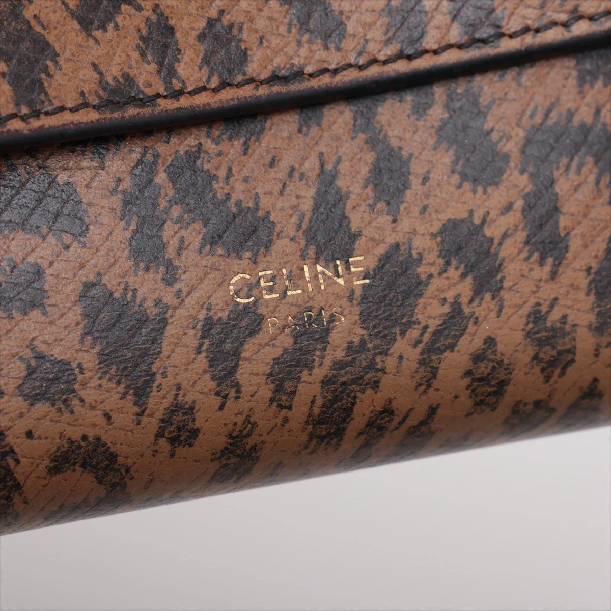 セリーヌ スモールトリフォールド レザー コンパクトウォレット