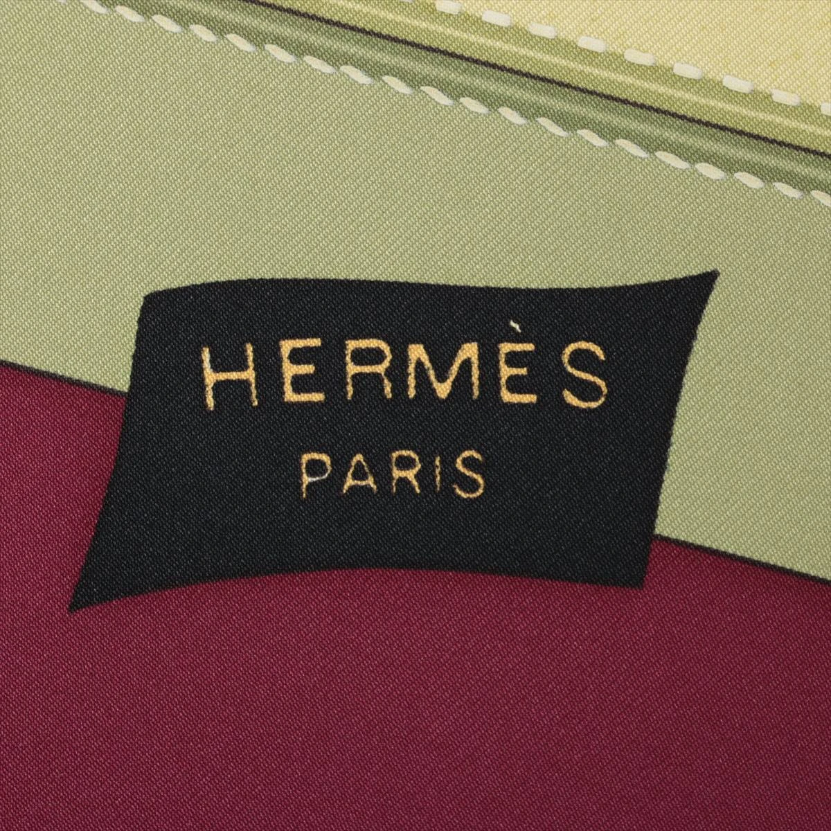 ☘️美品☘️ HERMES　TOUT CUIR すべて革 　スカーフ カレ90 エルメス カレ90 スカーフ TOUT CUIR すべて皮 シルク 極美品