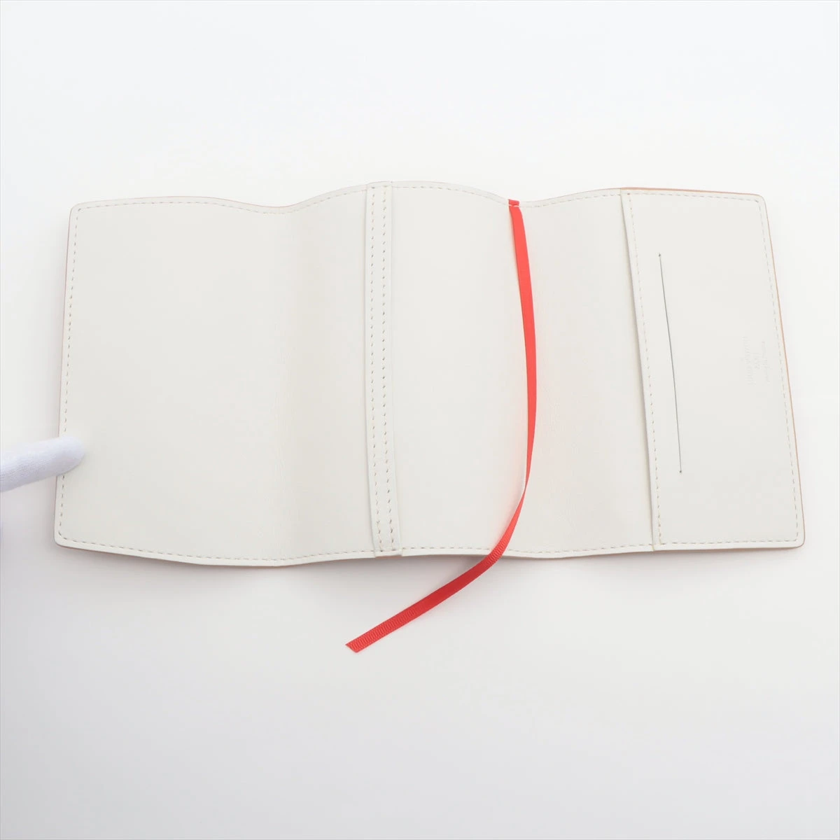 ヴィトン モノグラムアンプラント ブックカバー GI0705 ベージュ ブックカバー  A2467705｜中古ブランド品・ブランド古着通販｜ALLU（アリュー）