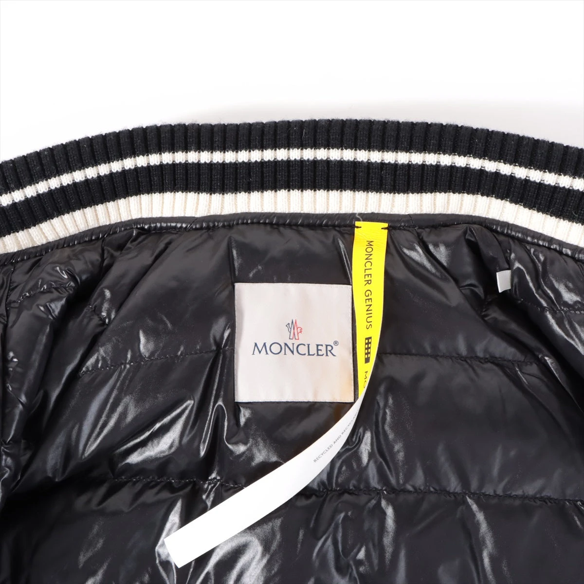 Moncler Black Gliere Hooded Short Down Jacket In 999 - Black