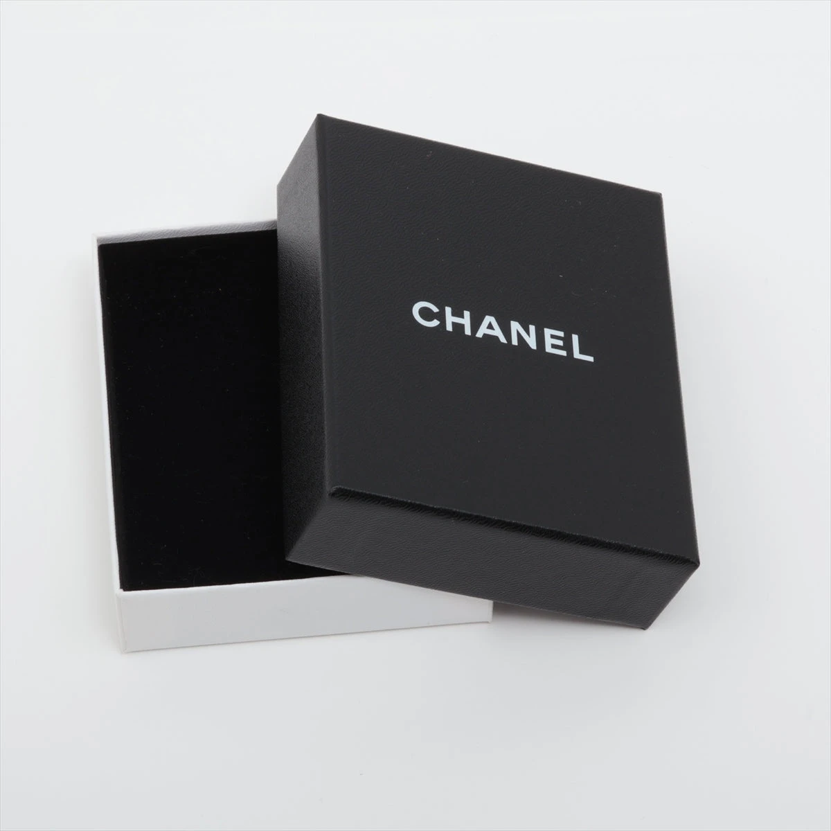 シャネル ココマーク 04A ブローチ GP×プラスチック×ラインストーン