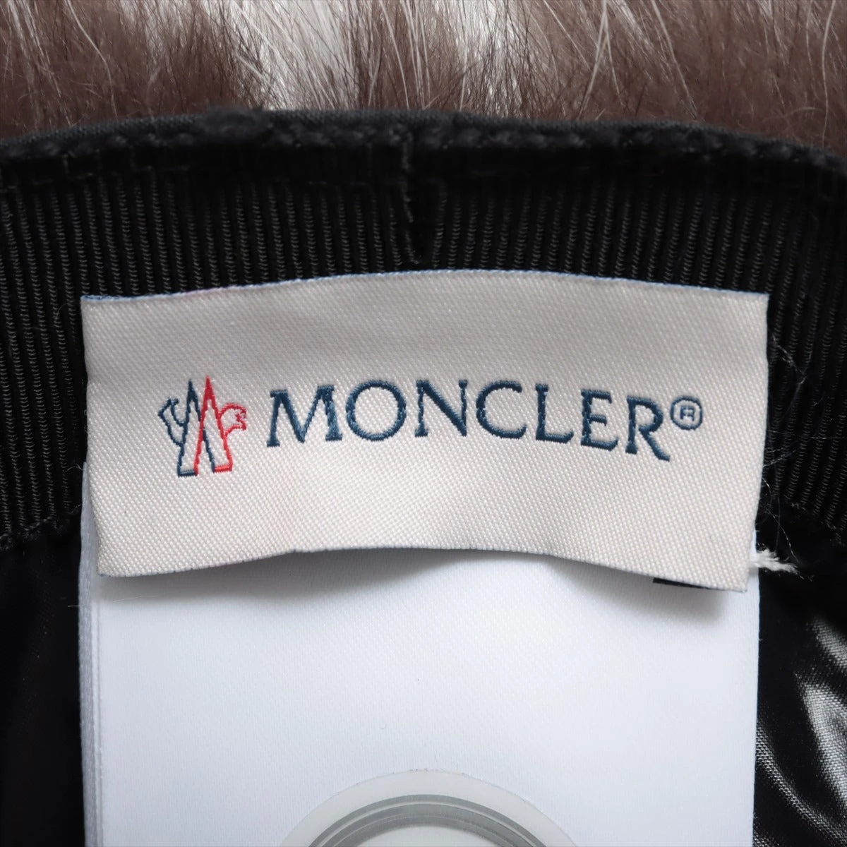 モンクレール キャップ リアルファー ブラック A2844374｜中古ブランド 