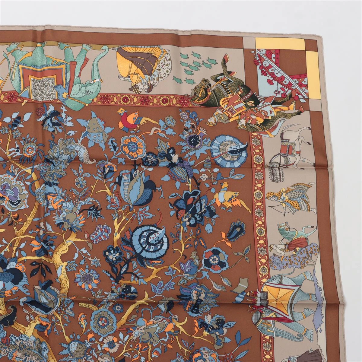 美品✨エルメス　スカーフ　カレ90 眩惑のインド マルチカラー ピンク 美品✨エルメス スカーフ カレ90 眩惑のインド マルチカラー ピンク