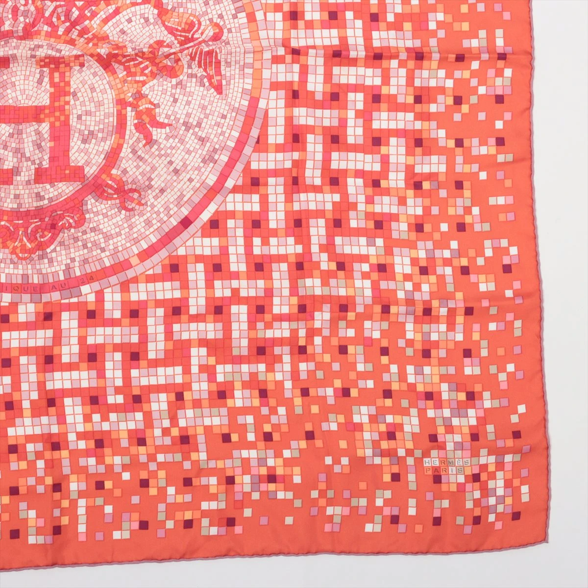エルメス シルクスカーフ モザイクデザイン エルメス シルクスカーフ モザイクデザイン