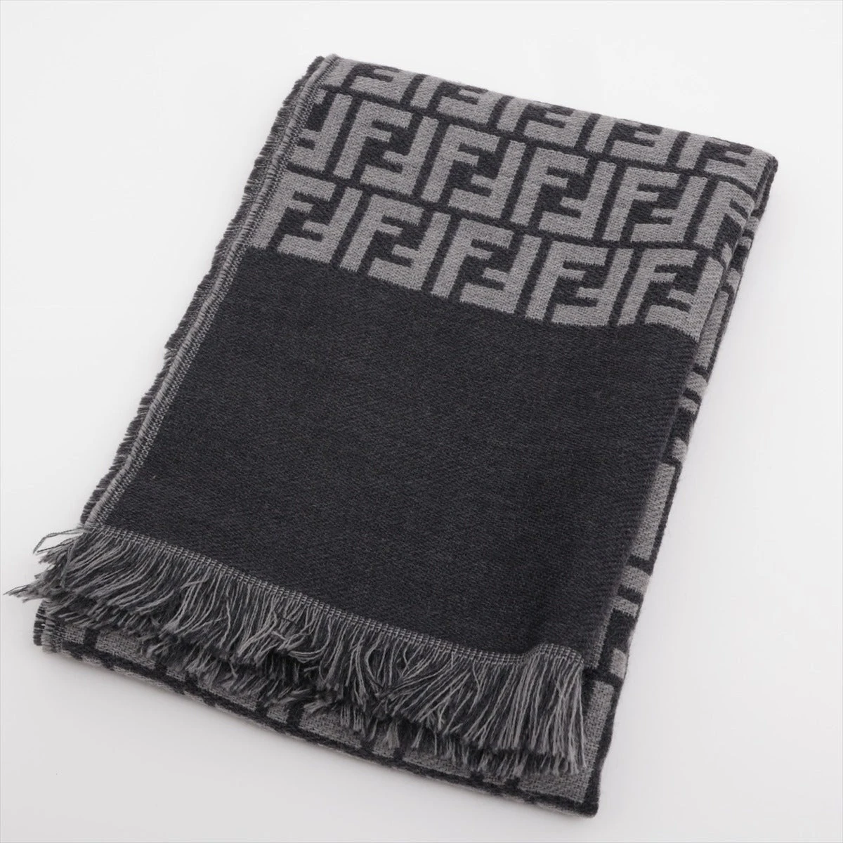 FENDI フェンディZucca マフラー FENDI FENDI(フェンディ) ズッカ柄 マフラー ストール