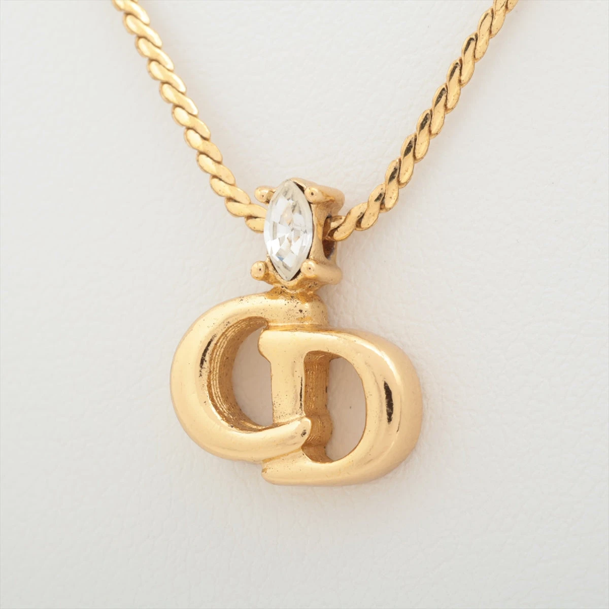 Dior ゴールドロゴネックレス クリスタル C.Dior ラウンドCDロゴ ネックレス（ゴールド/クリスタル） – Vintage