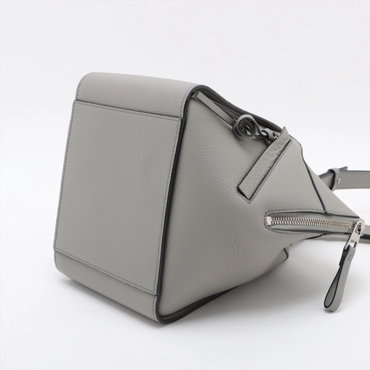 LOEWE ハンモックコンパクトレザーショルダーバッグ 関税・送料込み】LOEWE（ロエベ）ハンモックバッグ コンパクト