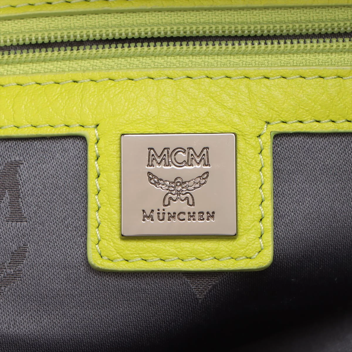 MCM ヴィセトス レザー バックパック/リュック グリーン A2863204 