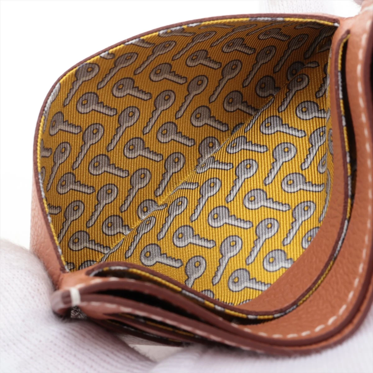 エルメス シチズンツイル コンパクト シルクイン エバーカラー カード