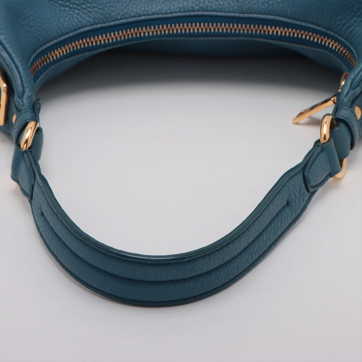 PRADA ヴィッテロダイノ ショルダーバッグ ブルー プラダ ヴィッテロダイノ ショルダーバッグ ブルー A2858996
