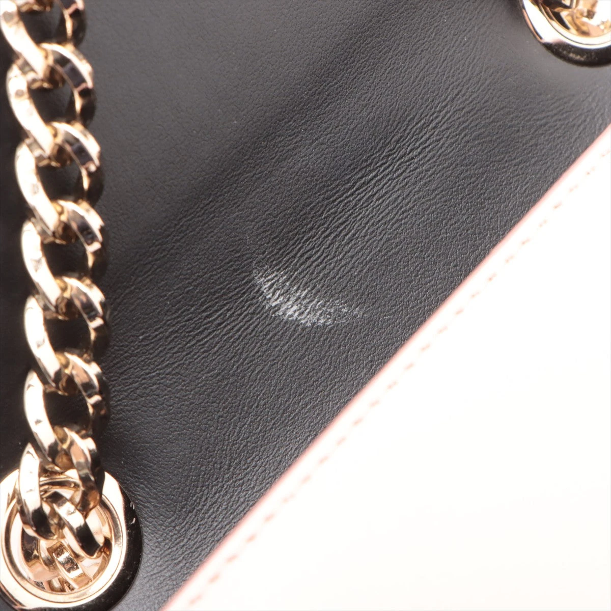 フェラガモ ヴァラリボン レザー チェーンショルダーバッグ