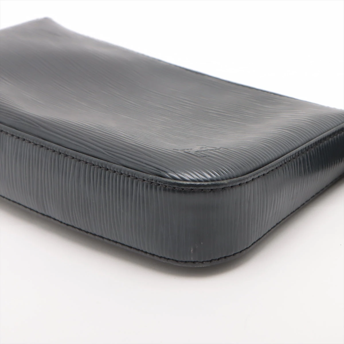 ヴィトン エピ ポシェットアクセソワール M40632 別モデルストラップ