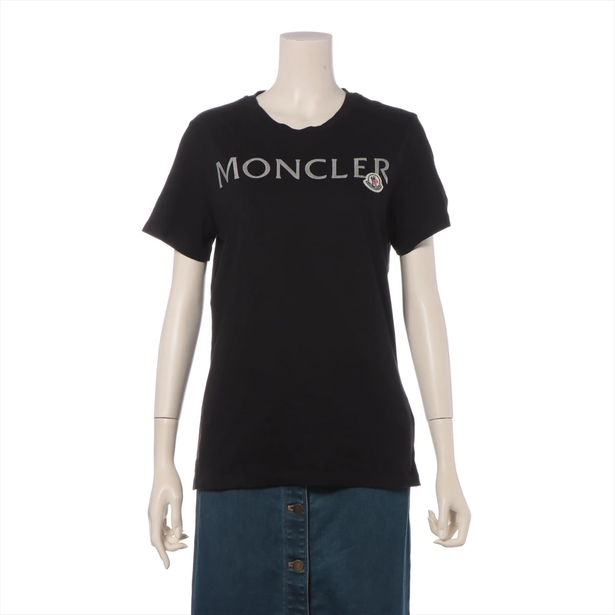 ［新品同様］モンクレール　レディース　Tシャツ　ブラック MONCLER (モンクレール) フロントロゴ刺繍＆ワッペン クルー