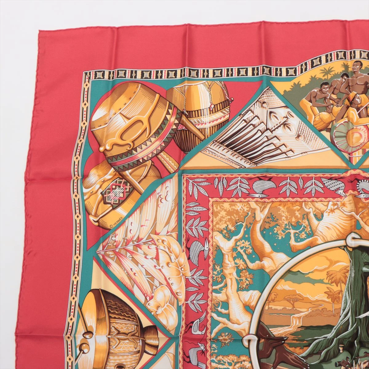 HERMESカレ90 Au son du tam tam タムタムの音に合わせて