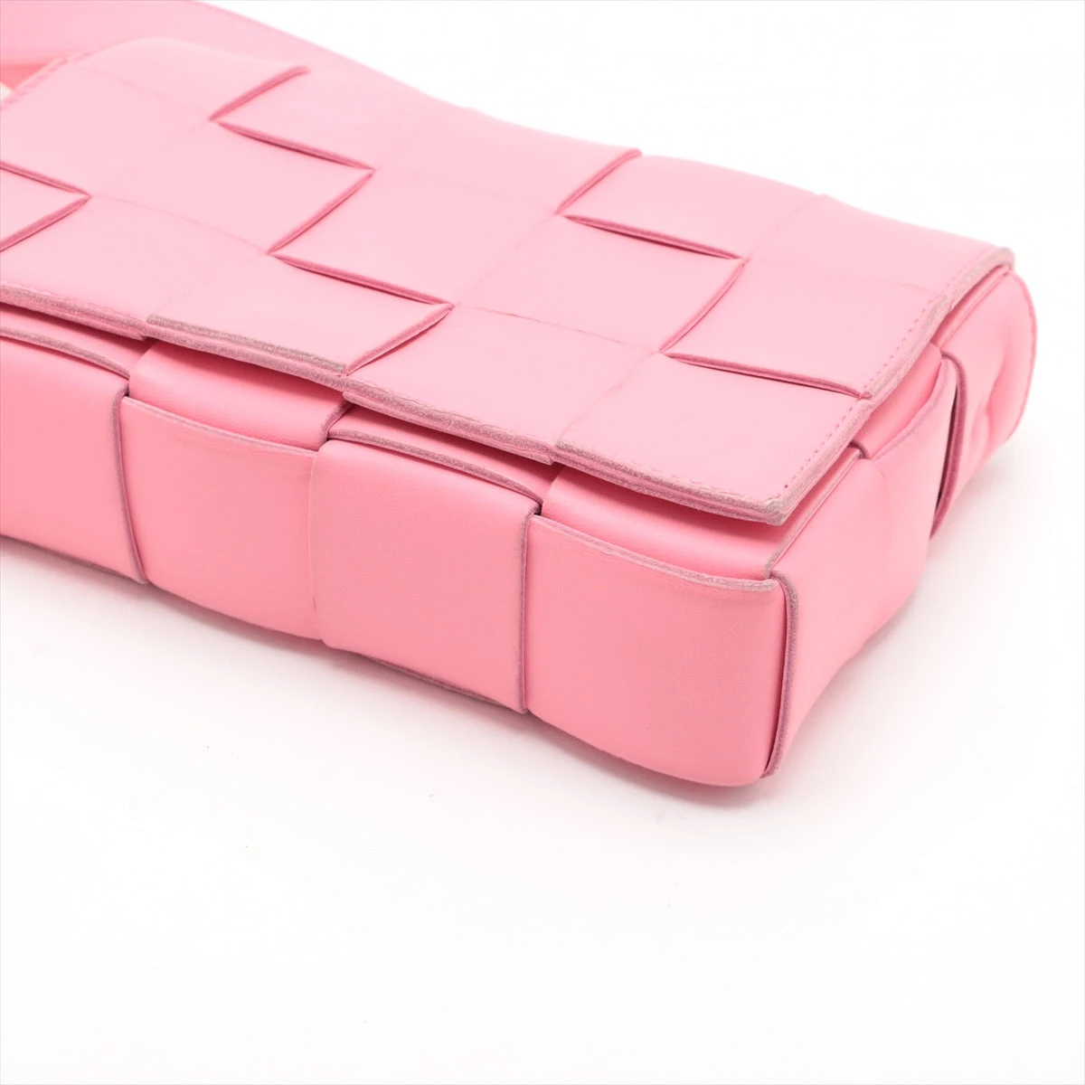 ボッテガヴェネタ マキシイントレチャート カセット レザー