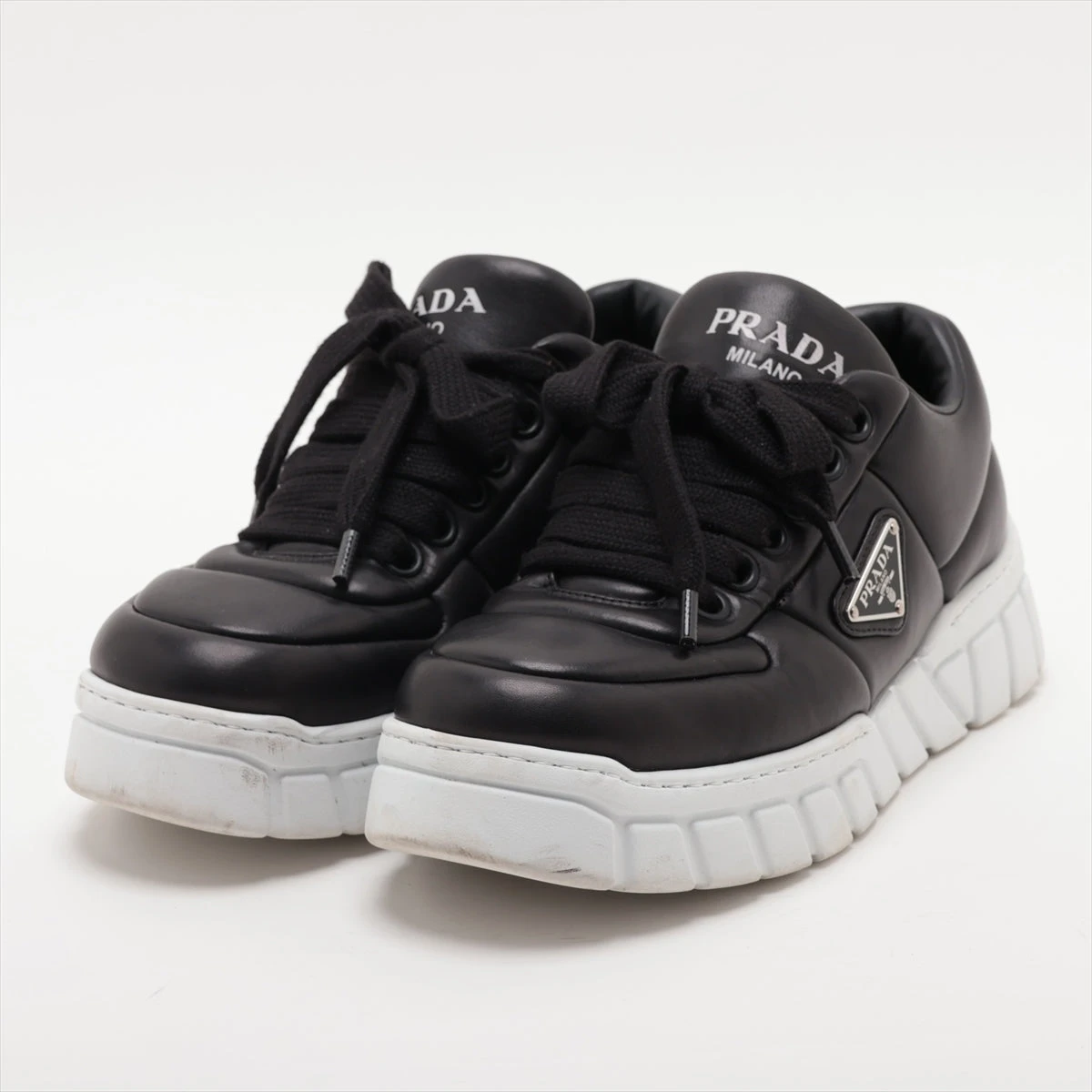 PRADA　パデッドナッパレザー　スニーカー　三角ロゴ　厚底　ブラック　正規品 PRADA - プラダ PRADA スニーカー パデッドレザー 三角ロゴ