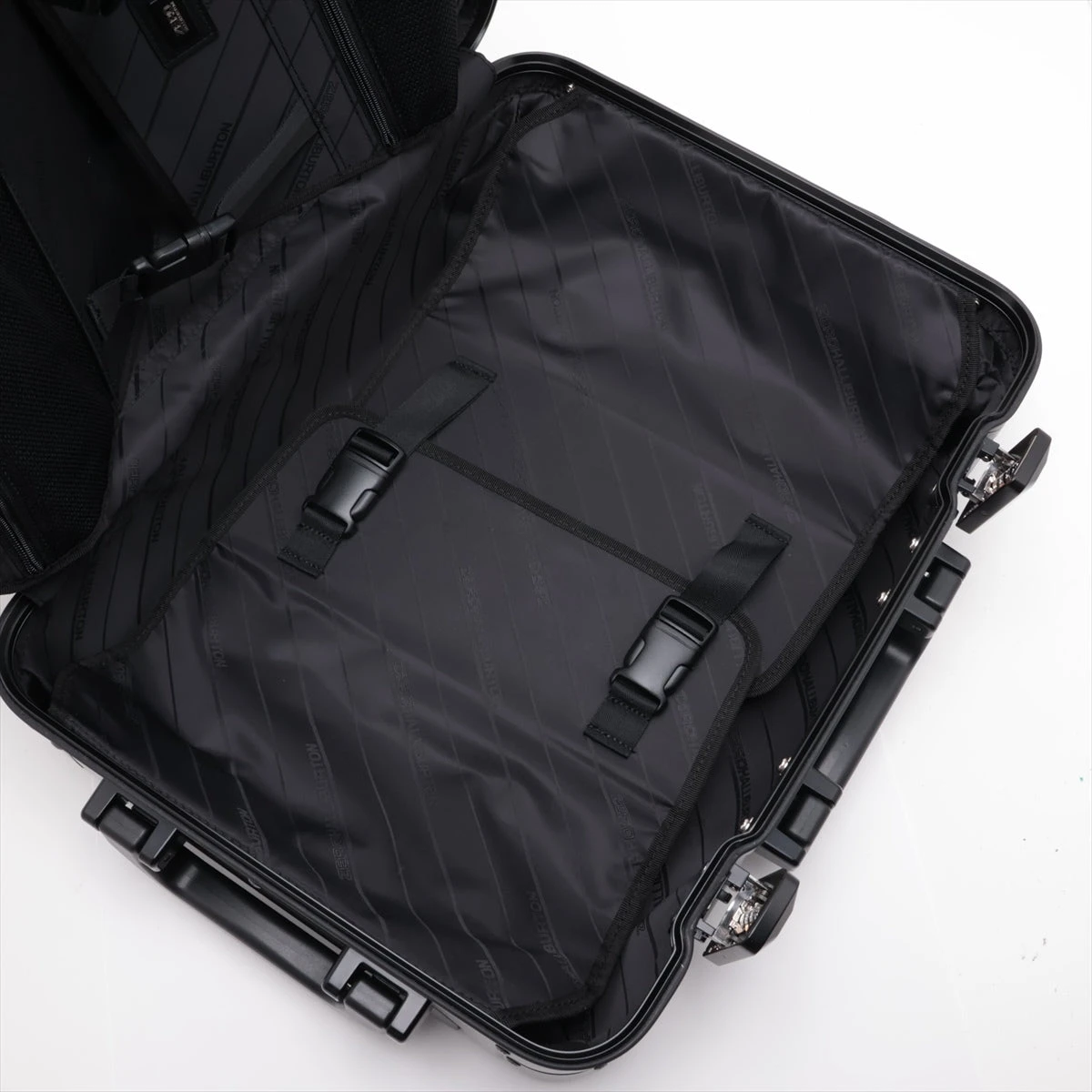 ブラックアルミニウムキャリーケース 710SybUDX9L._AC_SY355_.jpg