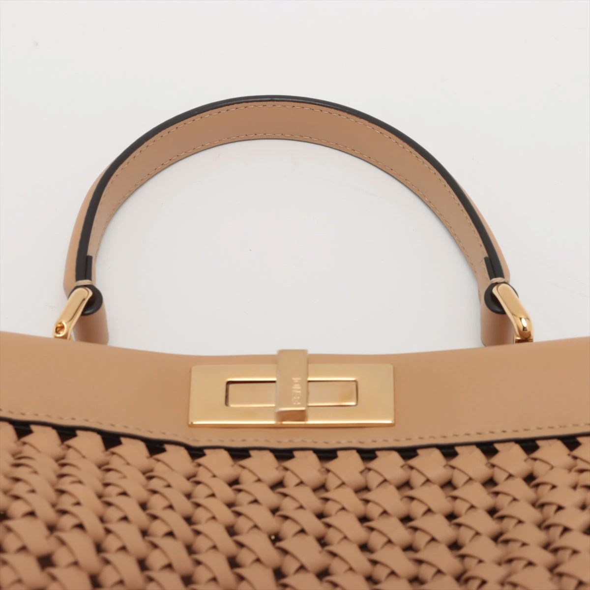 FENDI ピーカブー　レギュラー レザー ハンドバッグ ベージュ FENDI 【美品】フェンディ ピーカブー レギュラー カーフ グレー