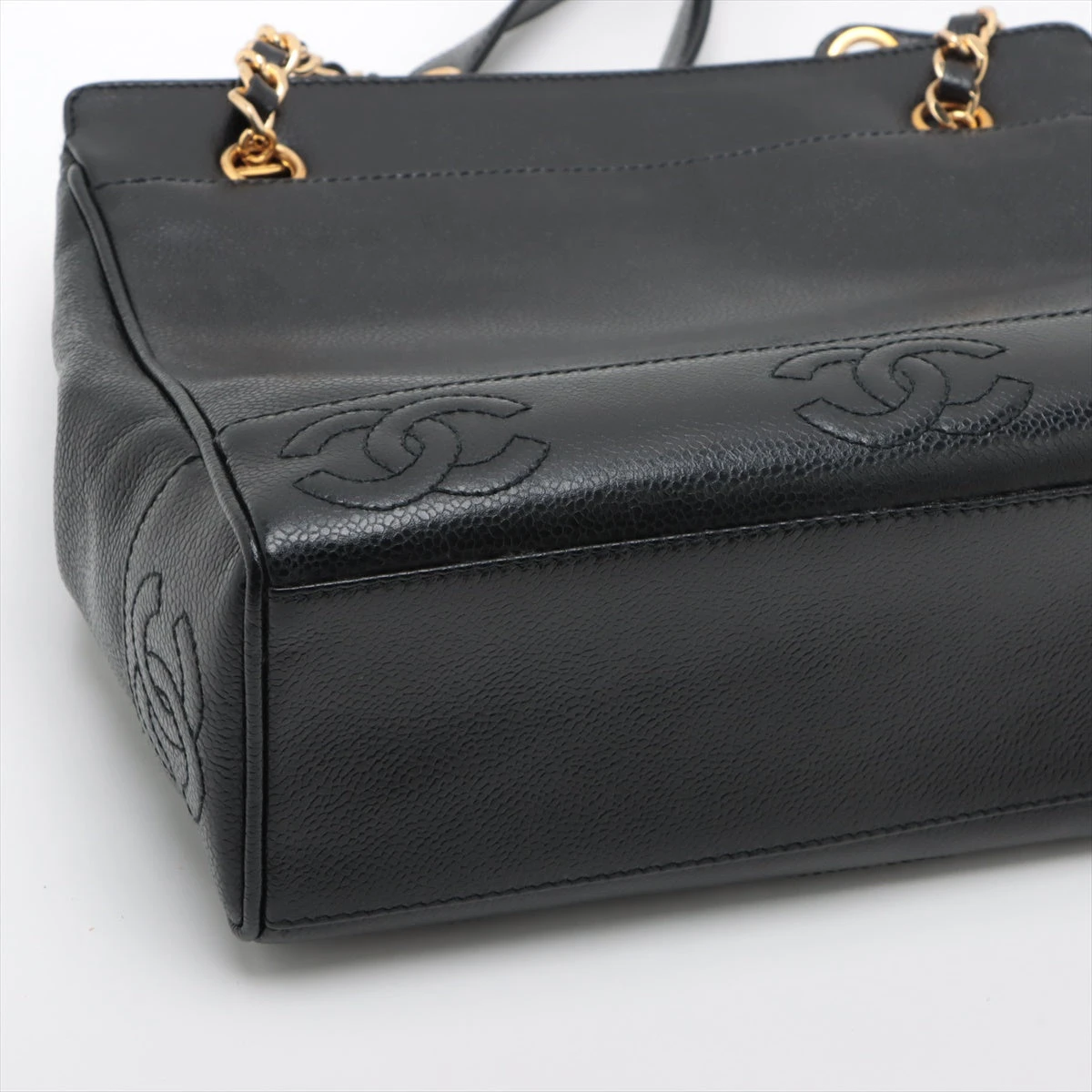 シャネル トリプルココ キャビアスキン チェーントートバッグ ブラック