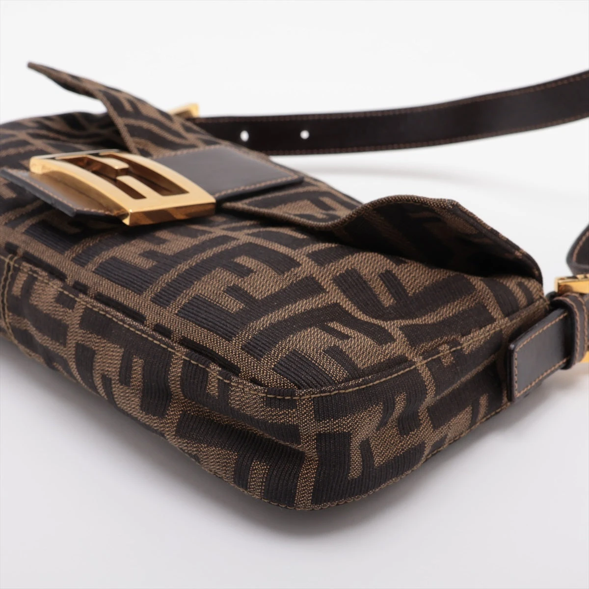 えりフェンディ　マンマバケット　キャンバス　ショルダーバッグ　ブラウン 楽天市場】フェンディ FENDI マンマバケット ショルダーバッグ