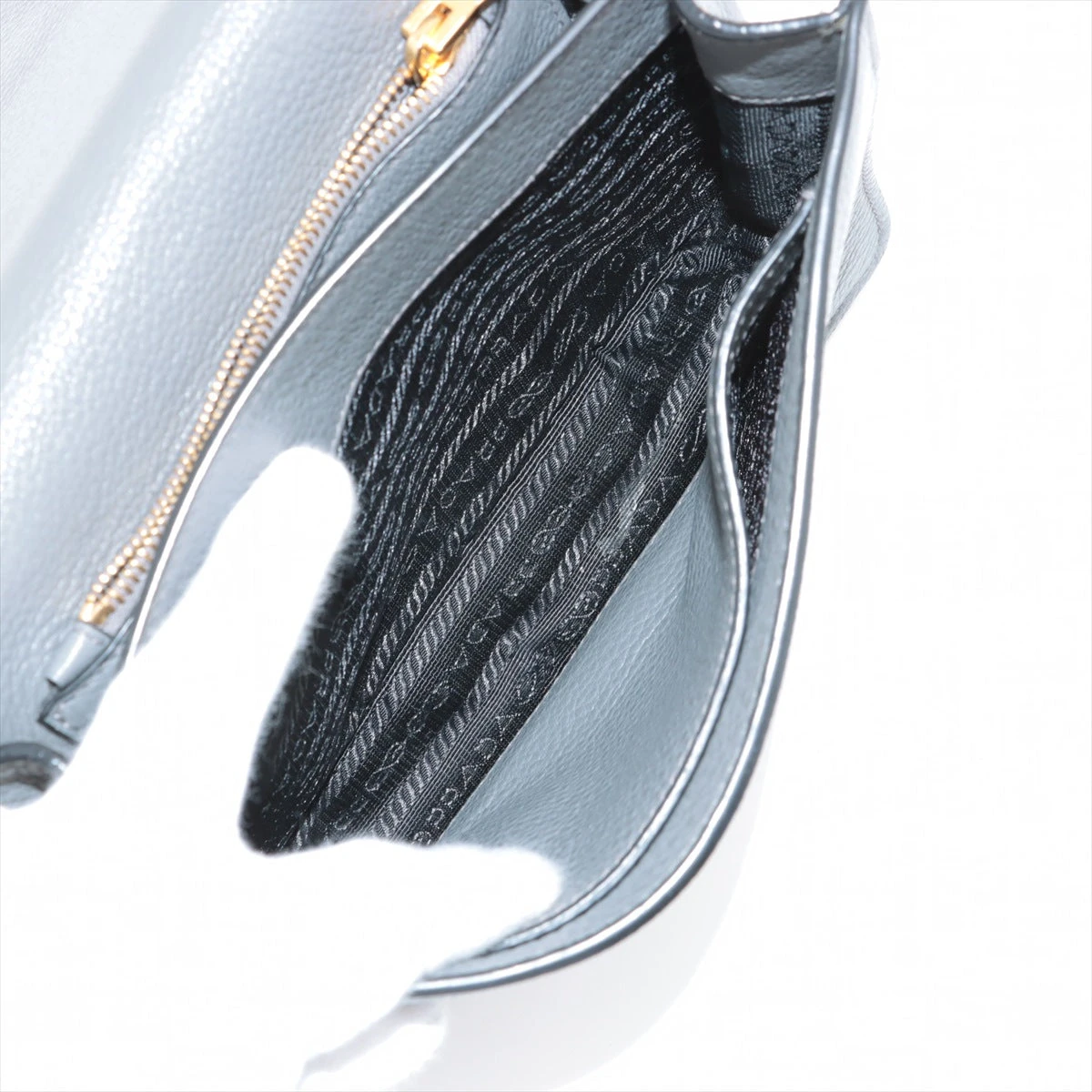 【PRADA】ヴィッテロダイノレザー ショルダーバッグ グレー ヴィッテロダイノレザー ショルダー バッグ ライトグレー[1BD159