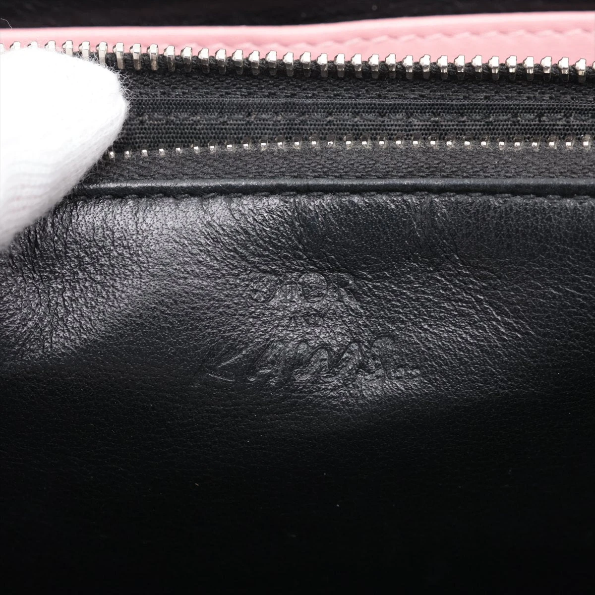 Dior 長財布 KAWSコラボ ビーレザー ロングジップ 黒【未使用】 楽天市場】Dior ディオール KAWS カウズ コラボ ラウンド