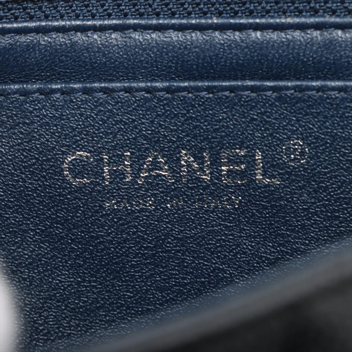 CHANEL　A69900 シングルフラップ　マトラッセ（キャビア）ネイビー CHANEL - CHANEL A69900 シングルフラップ マトラッセ（キャビア