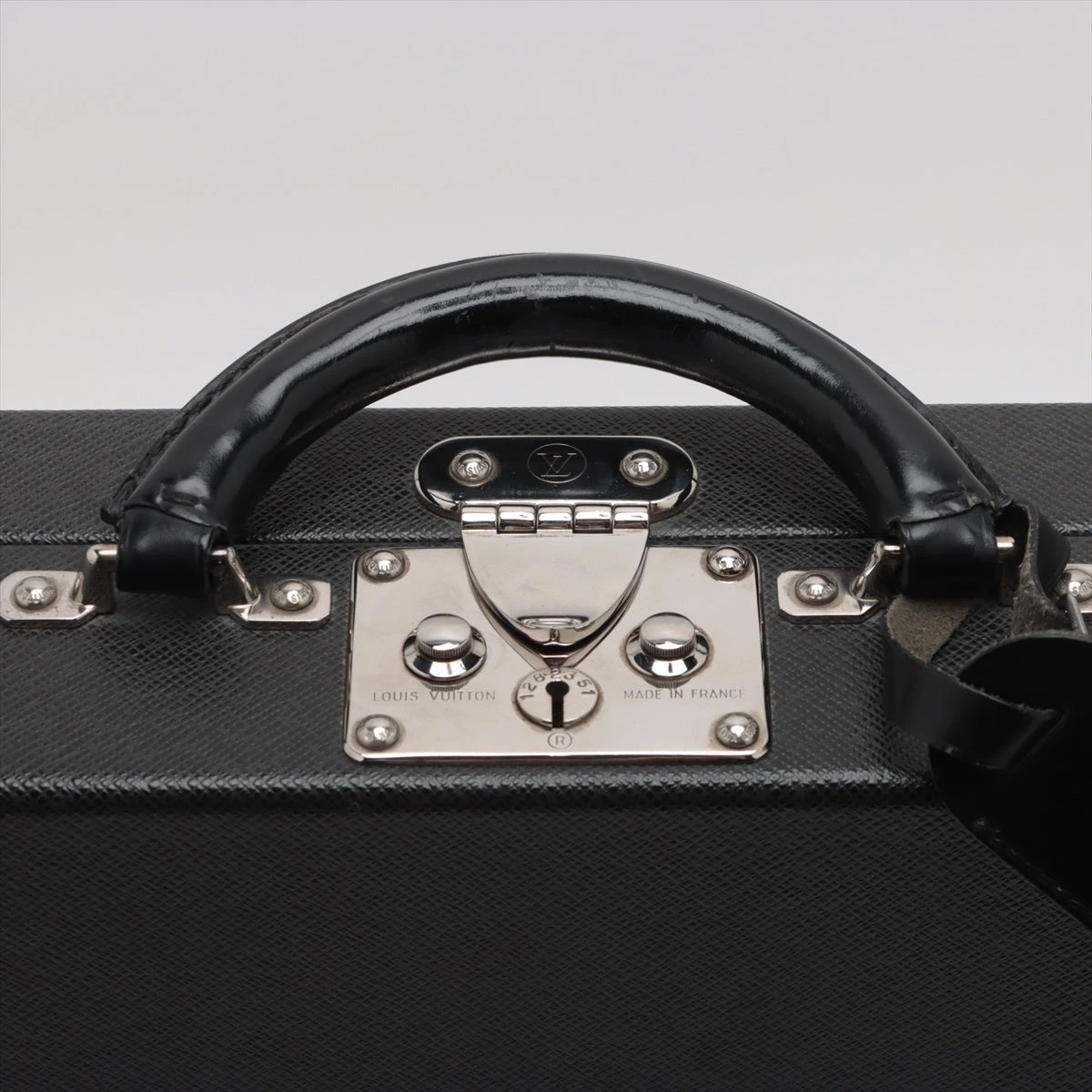 ルイヴィトン タイガ プレジデント M30002 アルドワーズ ネームタグ 