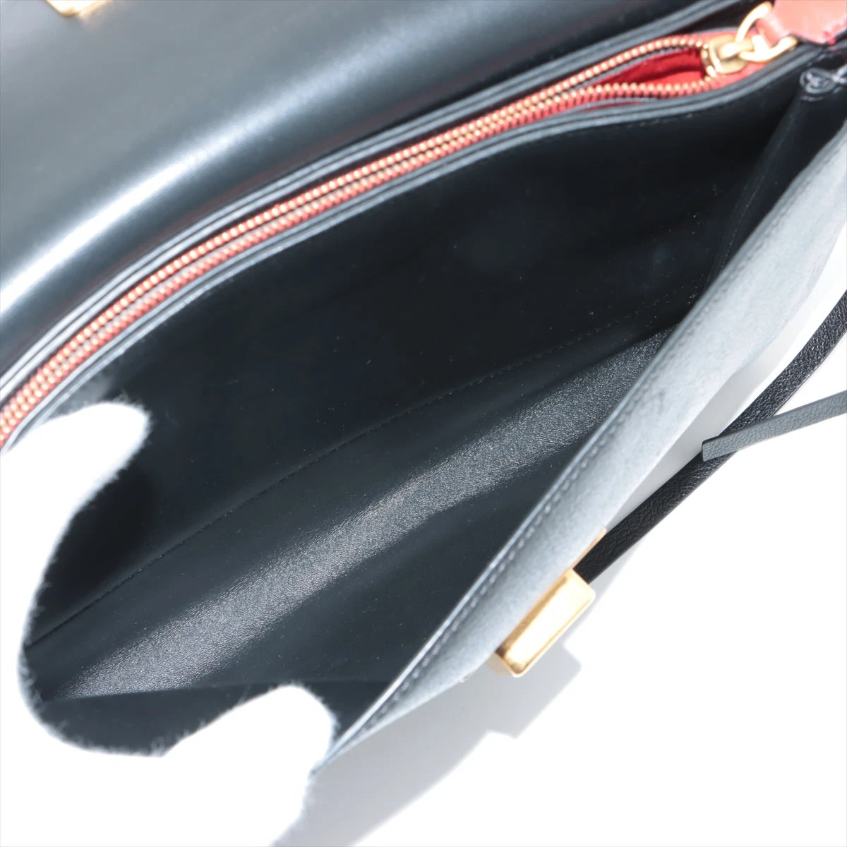 【極美品】ヴァレンティノ　ショルダーバッグ　2way　Vスリング　レザー　黒色 ヴァレンティノガラヴァーニ Vスリング レザー ショルダーバッグ