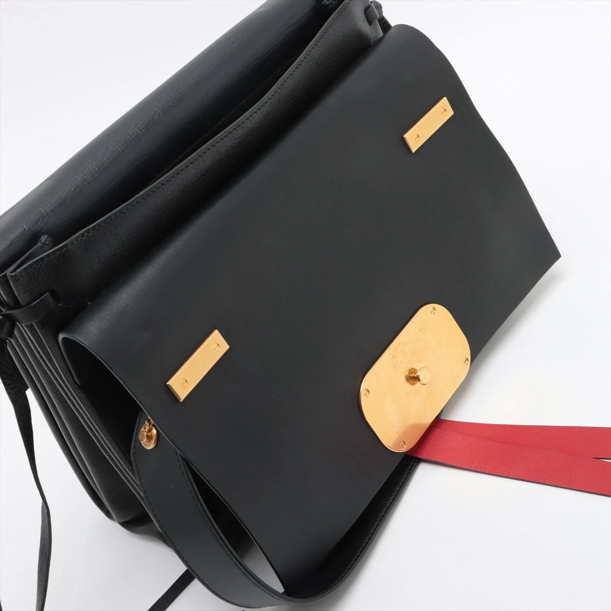 ヴァレンティノガラヴァーニ Vスリング レザー ショルダーバッグ
